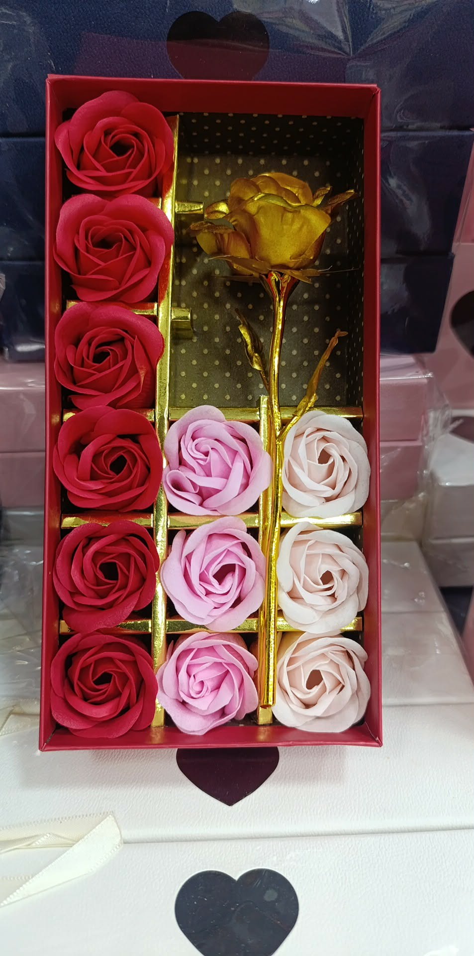 Boîte cadeau avec fleurs