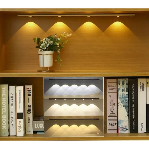 Lampe LED À Détecteur De Mouvement Avec 4 Ampoules