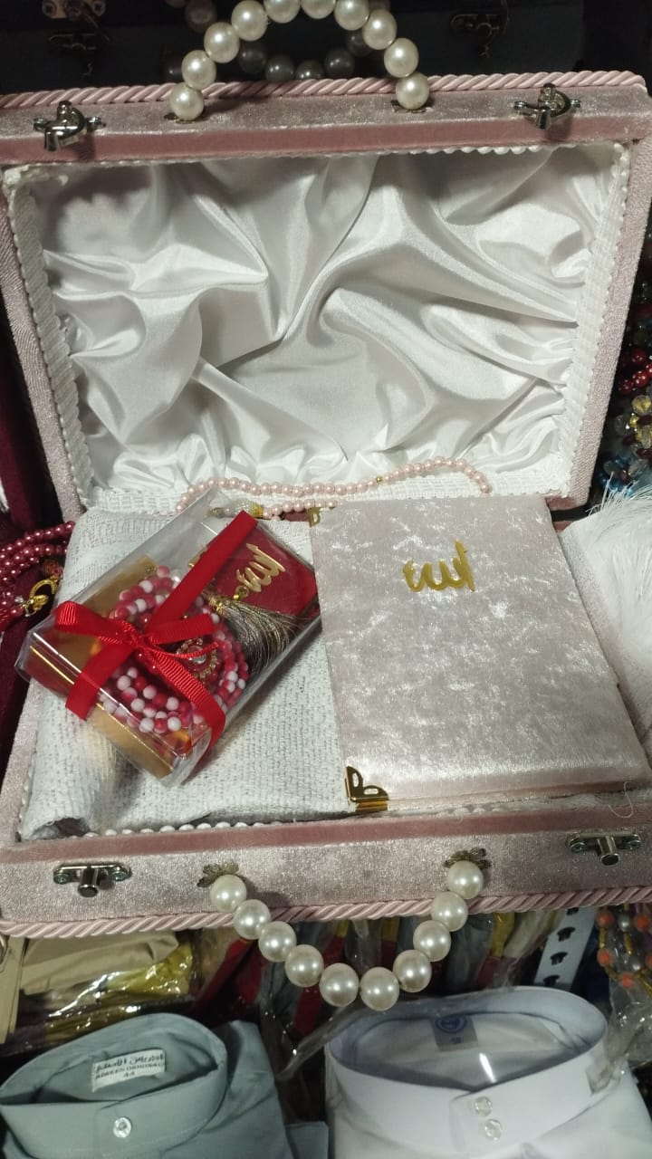 طقم مصحف و سجادة و سبحة فخم