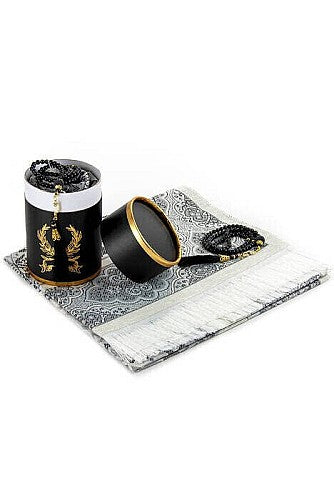 سجادة مع سبحة حجم صغير