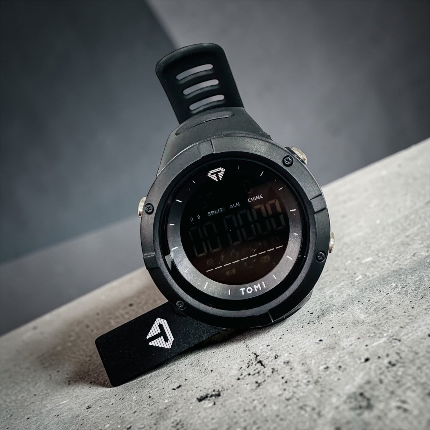 Montre TOMI électronique